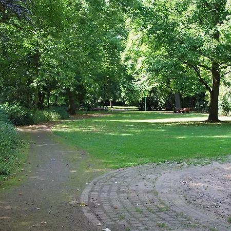 Central Pension בית הארחה 2*