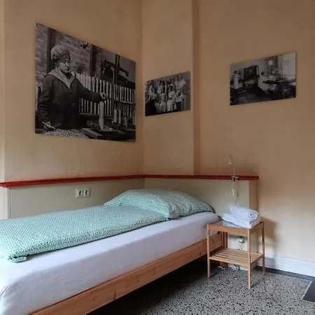 בית הארחה Central Pension 2*